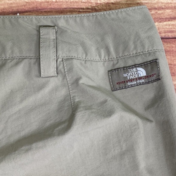 Woman’s The North Face Short/Court Nylon Hiking Pants Size 8 Beige - Picture 9 of 11